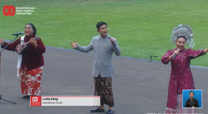 Endah Laras, Cakra Khan, dan Rossa Nyanyikan Merah Putih di Istana
